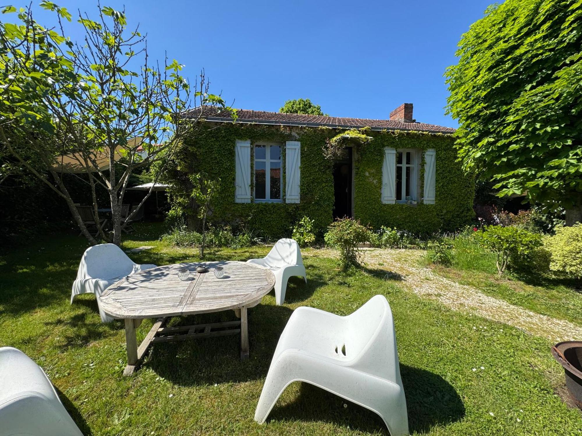 Cottage-Saint Laurent Sur Sevre מראה חיצוני תמונה